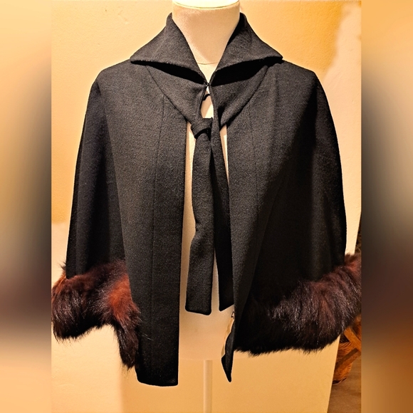 Vintage Jackets & Blazers - Vintage cashmere cape with fow fur trim✨️🫢🫨